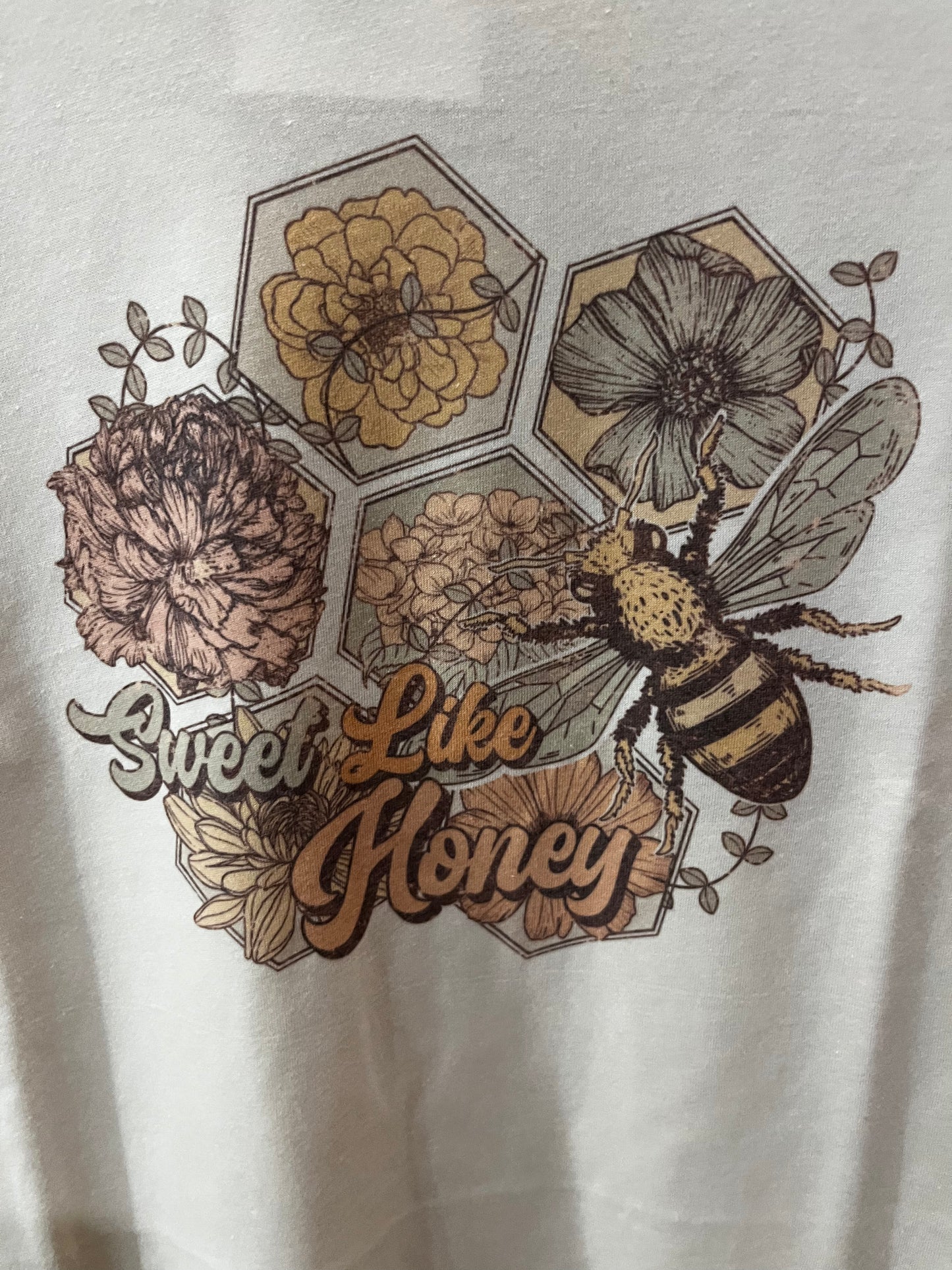 Sweet Like Honey Tee | Spring