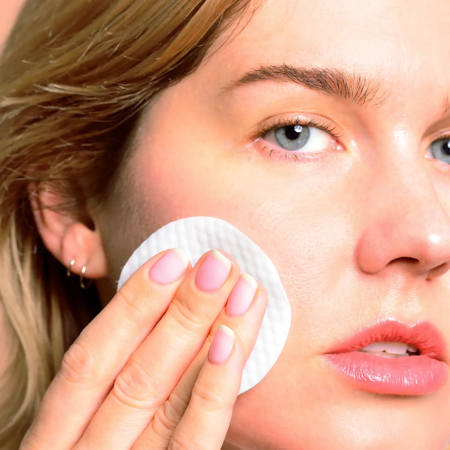 Love + Light Brightening Toner Pads | SKINCARE