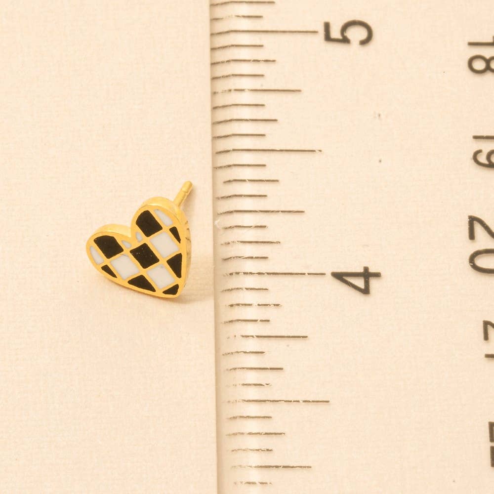 Checkered Heart Stud Earrings | SILVER